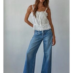 Things between eyelet ruffle top